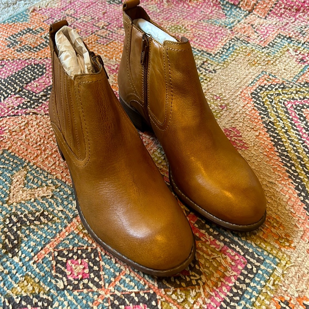 New Women’s Diba True Genuine Leather Booties Size 9M